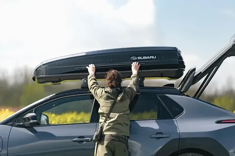 Subaru Kattoboksi Compact Musta
