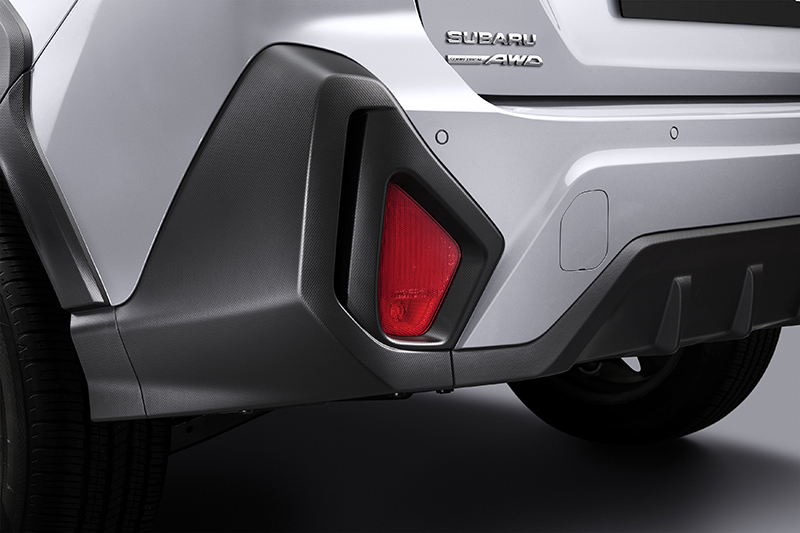 Lähikuva Subaru Crosstrekin takapuskurista.
