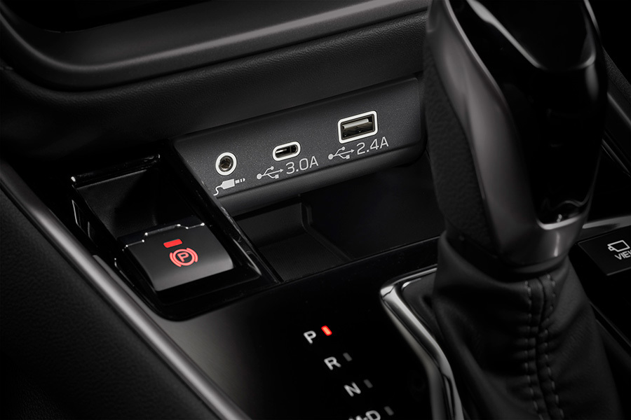 Subaru, jossa on USB Type A ja Type C – nykyaikaiset latausmahdollisuudet koko autossa, riippumatta siitä, mitä laitetta tai kaapelia käytät.