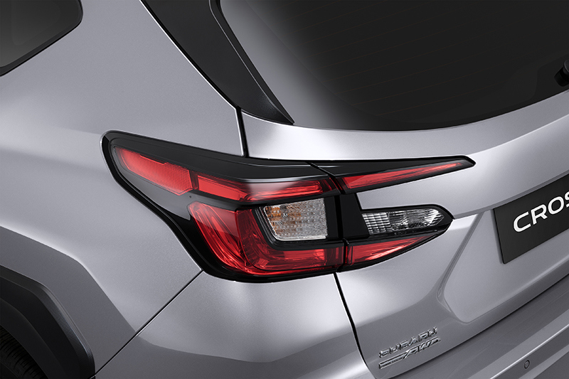 Lähikuva Subaru Crosstrekin takavalosta.