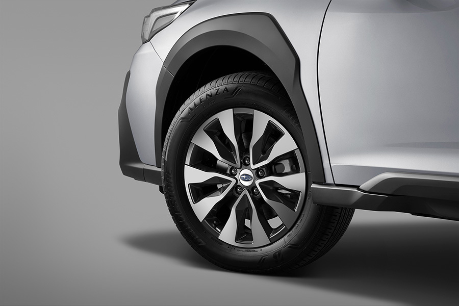 Subaru Outback varustettuna 18-tuumaisilla alumiinivanteilla.